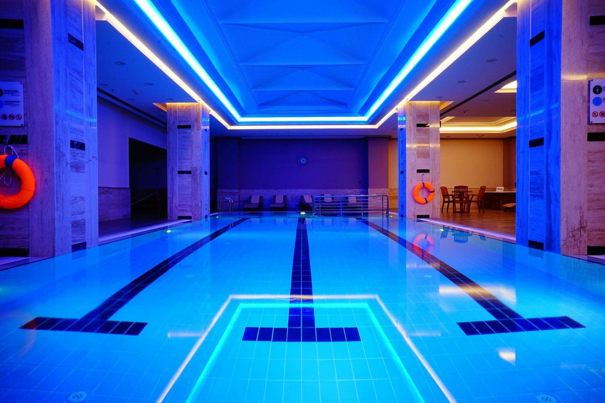 安卡拉市中心阿纳多卢酒店 外观 照片 The pool at the hotel